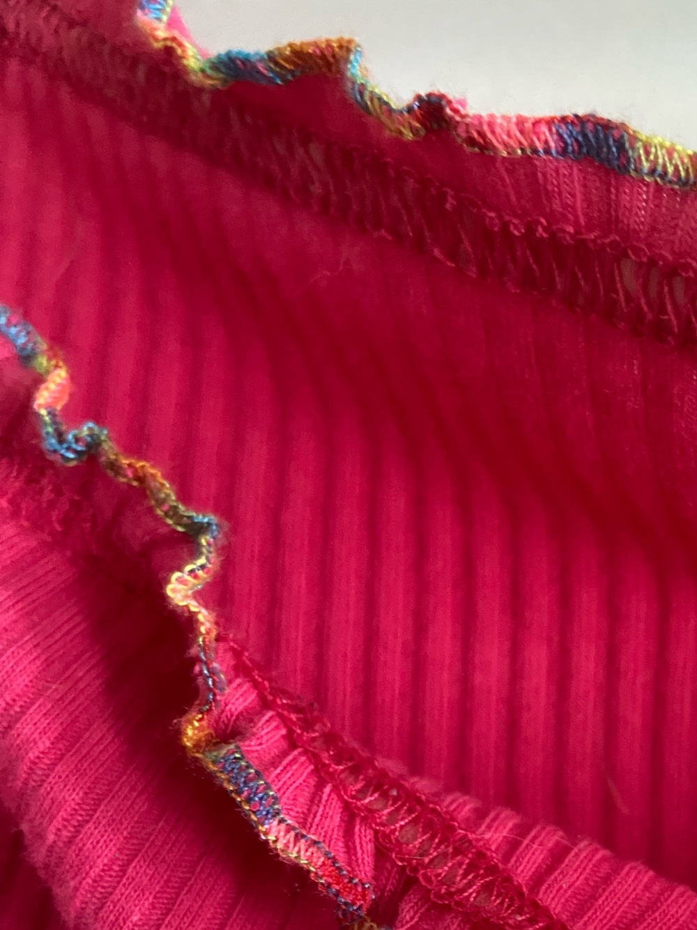 Ribbed Drawstring Off-Shoulder Crop Top - Picture 4 of 5